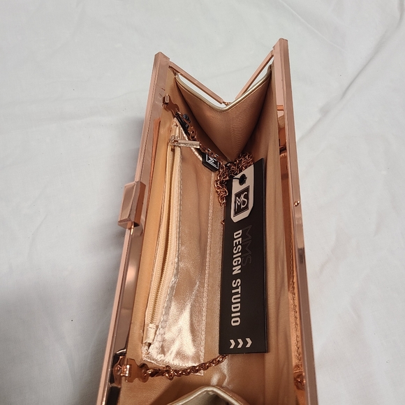 Evening Clutch w/shoulder strap - Picture 3 of 5